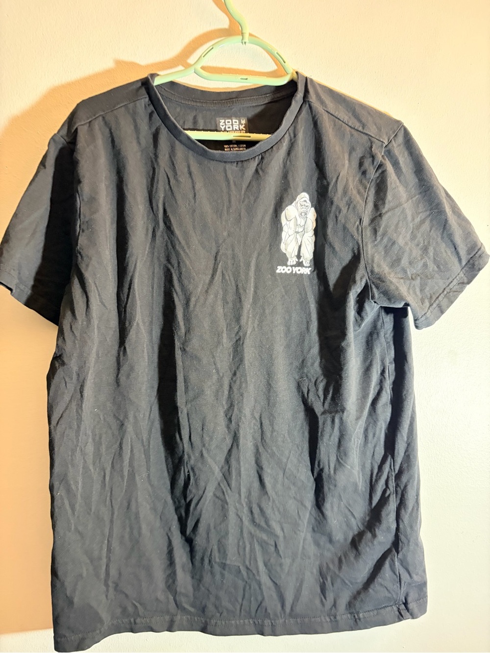 Zoo York Men’s Black Short Sleeve Graphic Tee with White Gorilla Logo